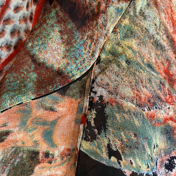 New Look Black Floral Semi-Sheer Lined Poncho - Picture 8 of 8